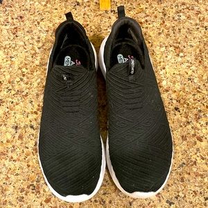 Skechers Black Tennis shoes